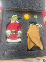 Yoda Sideshow Star Wars Holiday 1:6 scale figure new and complete
